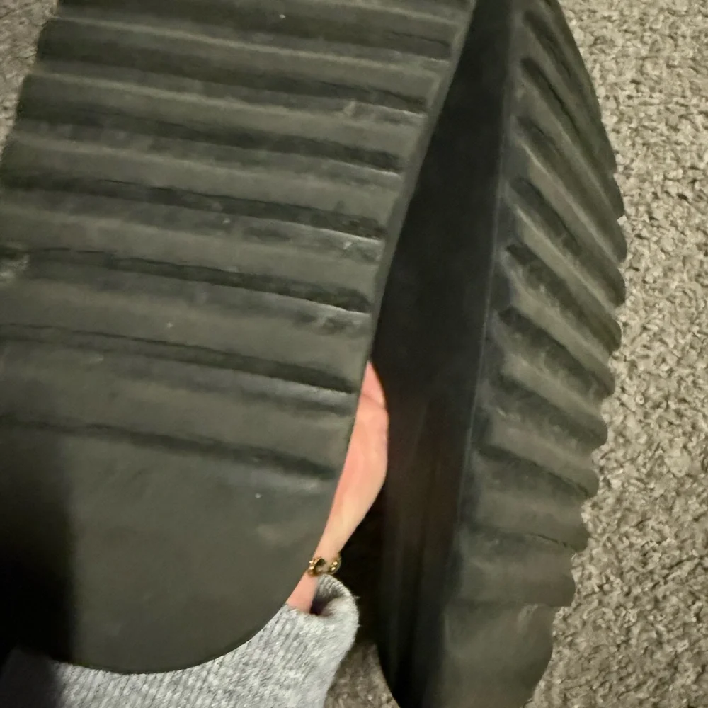 USED LOT OF 2 Foam Slides black cream‎ Womens 8 fashion nova - Picture 9 of 11